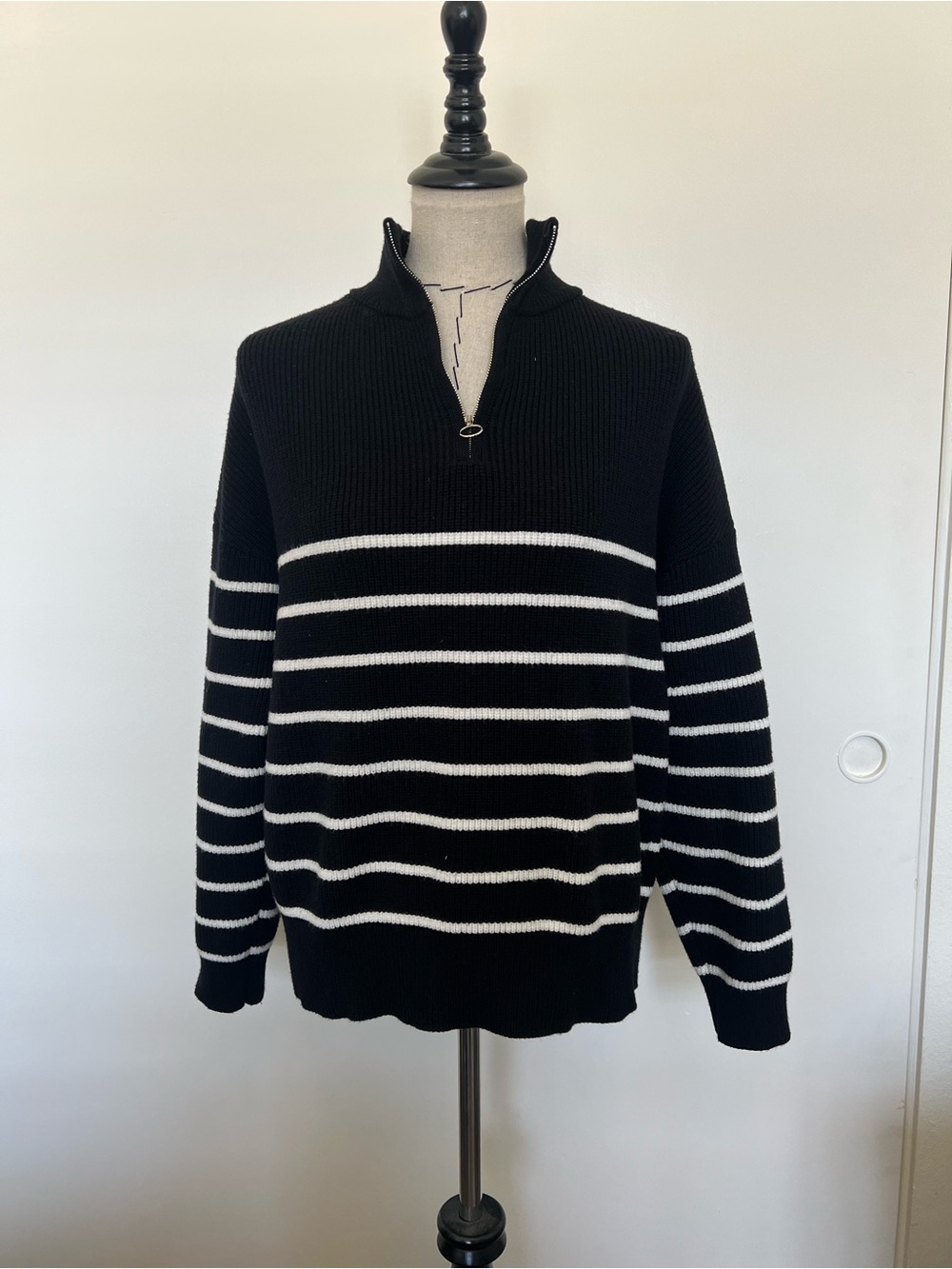 Lillusory womens quarter zip black and white striped